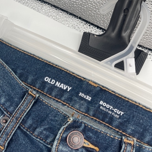 New Old Navy Mens Basic Bootcut Built-In Flex Darkwash Jeans Size 30 X 32 - Picture 3 of 4